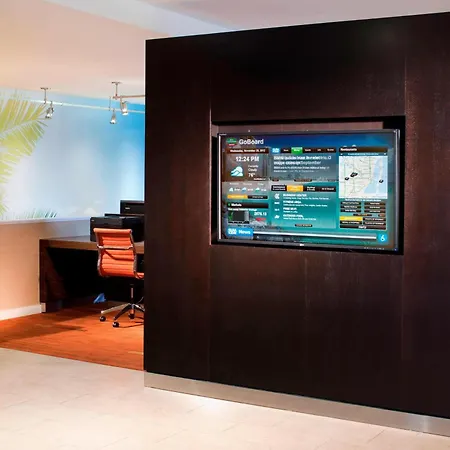 Courtyard Miami Airport West Doral Hotel